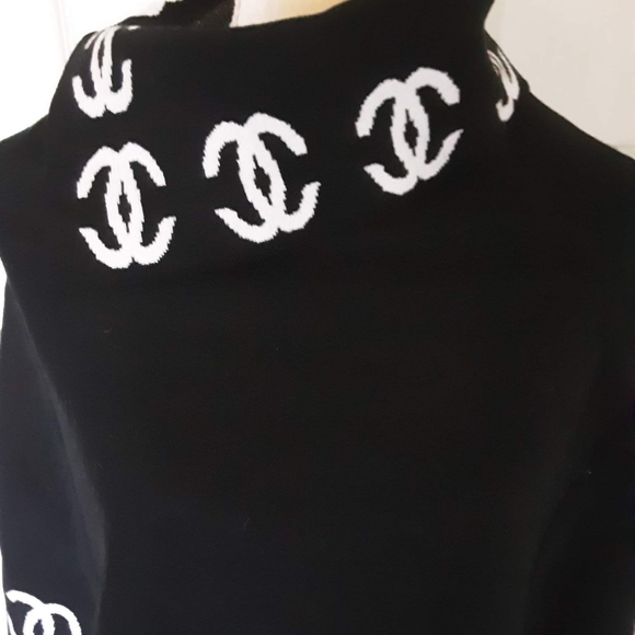 Sweater Cape - Picture 3 of 10